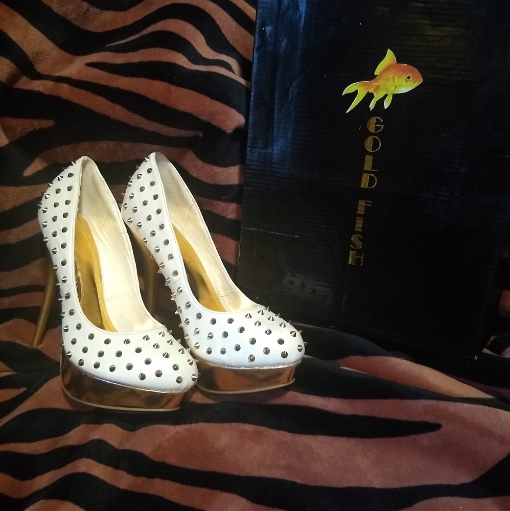 π Spikey Platform Stilletos π - Picture 1 of 8